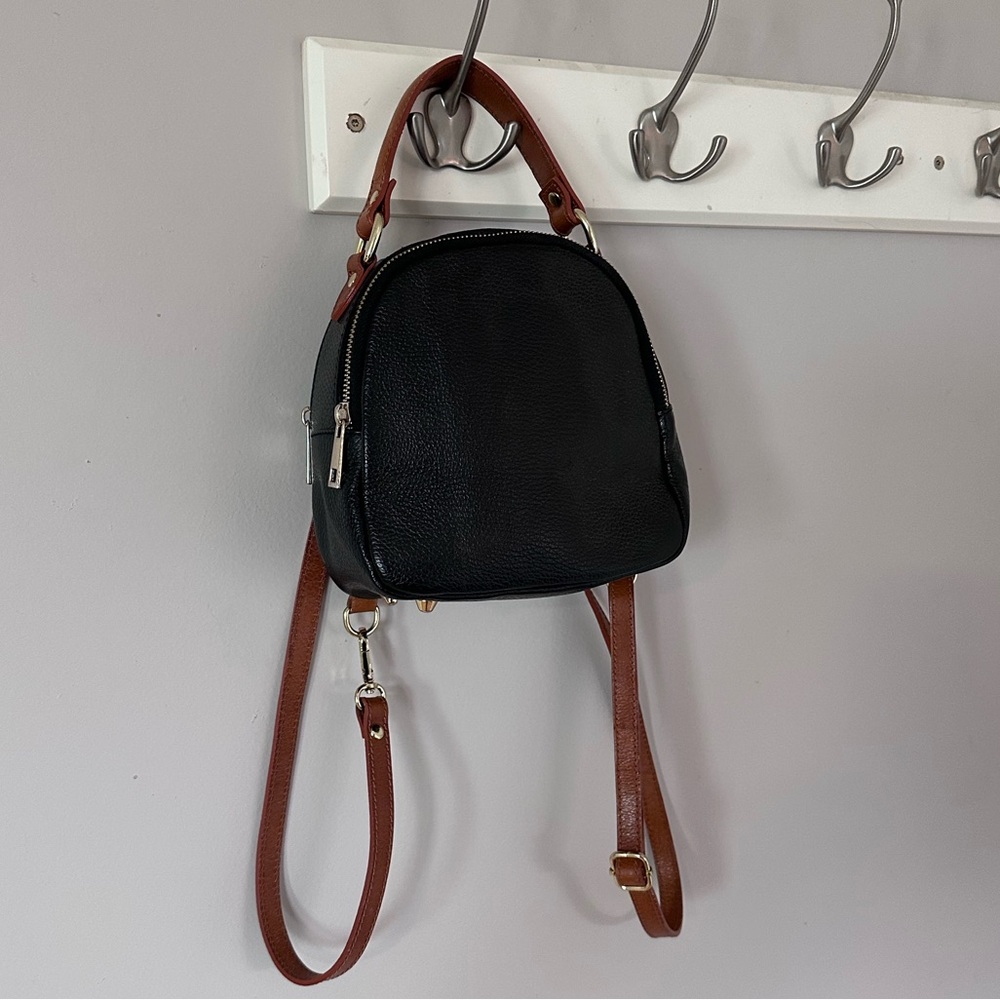 Divina Firenze NWOT black pebbled Italian leather mini convertible backpack